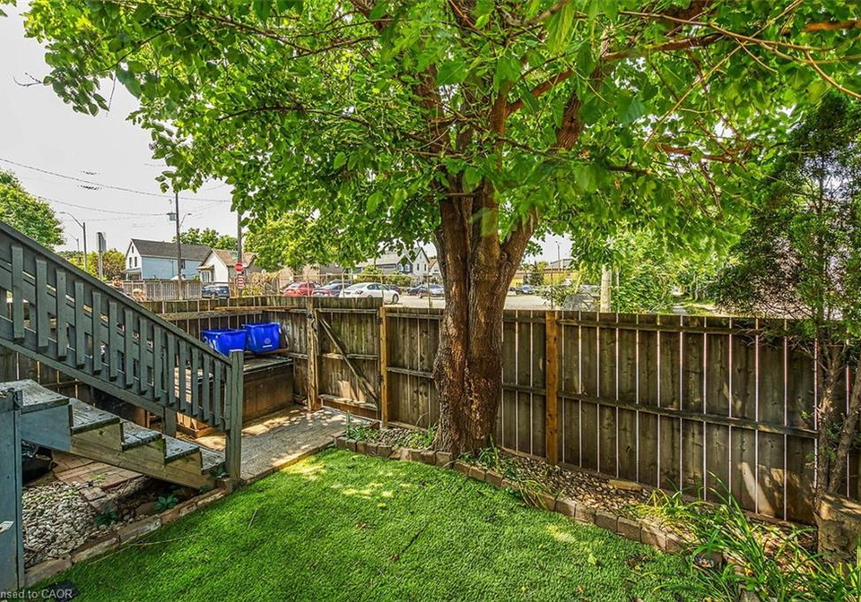 368-emerald-street-n-hamilton-ontario-40783835
