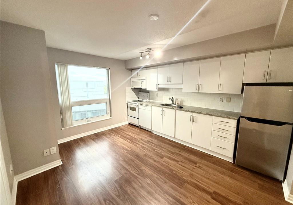 30-herons-hill-way-n-toronto-ontario-40783907