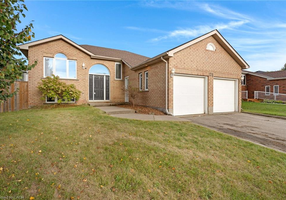 175-stirling-macgregor-drive-cambridge-ontario-40783982