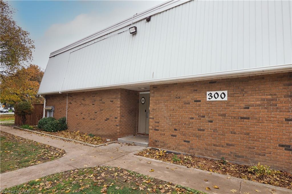 300-traynor-avenue-kitchener-ontario-40784016