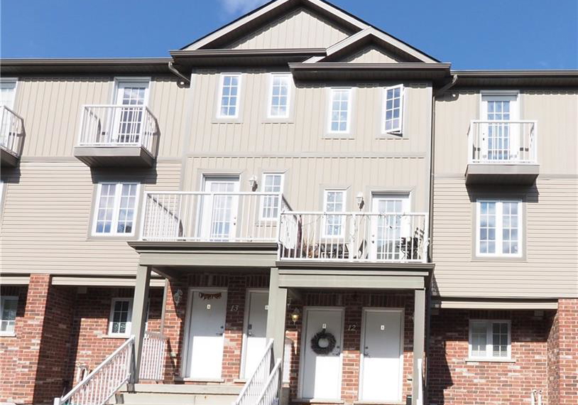 55-mooregate-crescent-kitchener-ontario-40784097