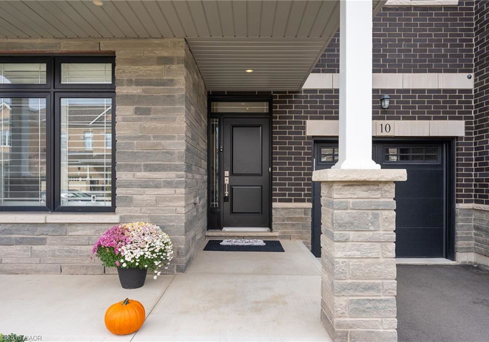 10-granite-ridge-trail-waterdown-ontario-40784178