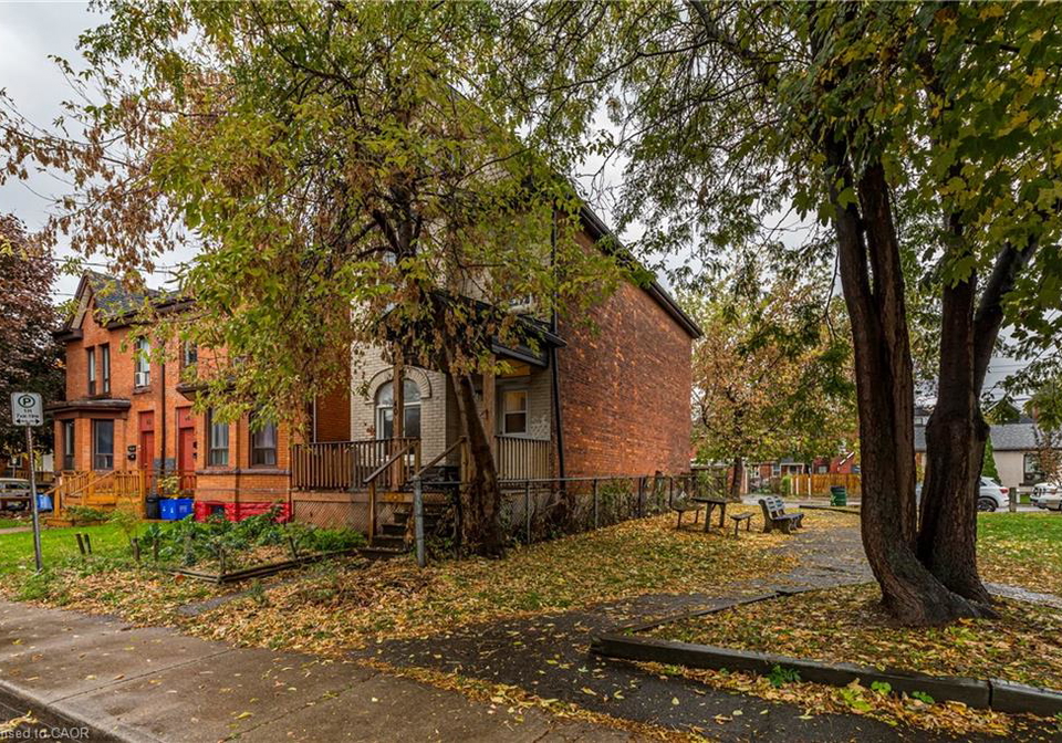40-century-street-hamilton-ontario-40784184