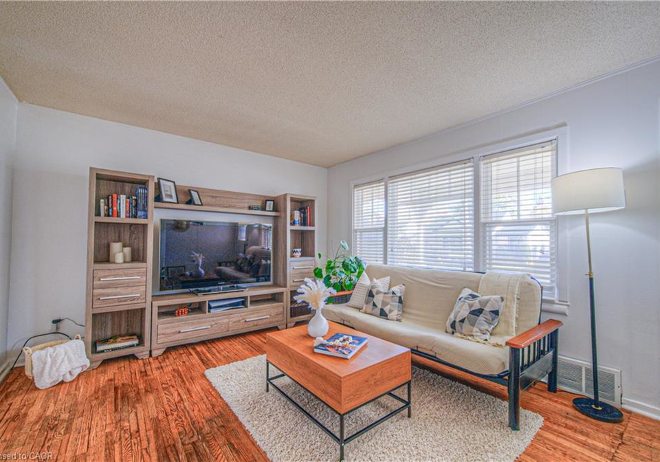 220-schlueter-drive-cambridge-ontario-40784247