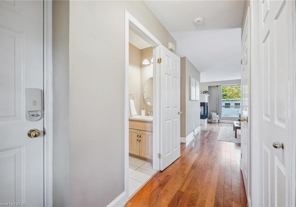 690-coldstream-drive-waterloo-ontario-40784277