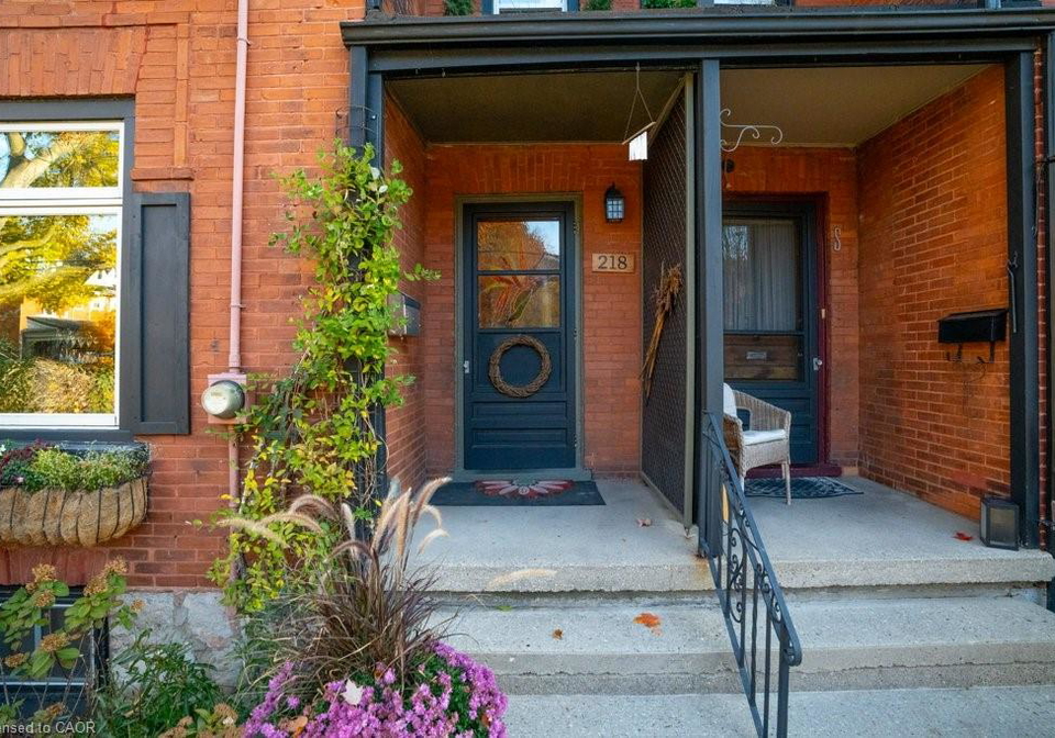 218-herbert-street-waterloo-ontario-40784279