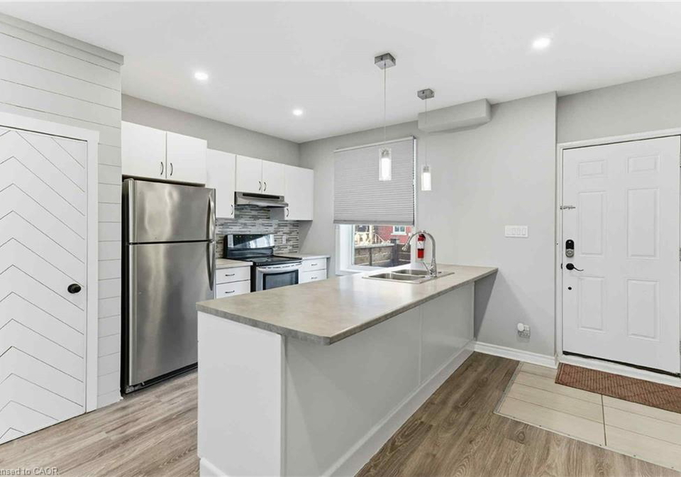 100-cheever-street-hamilton-ontario-40784309