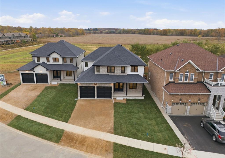 104-oak-avenue-paris-ontario-40784346