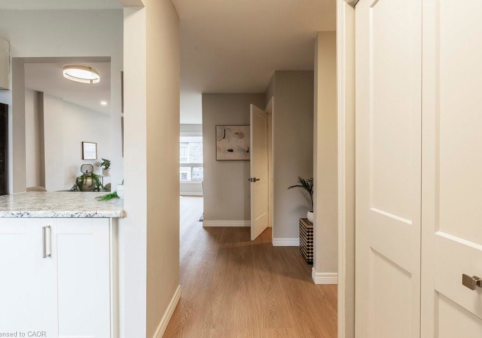 2050-upper-middle-road-burlington-ontario-40784605