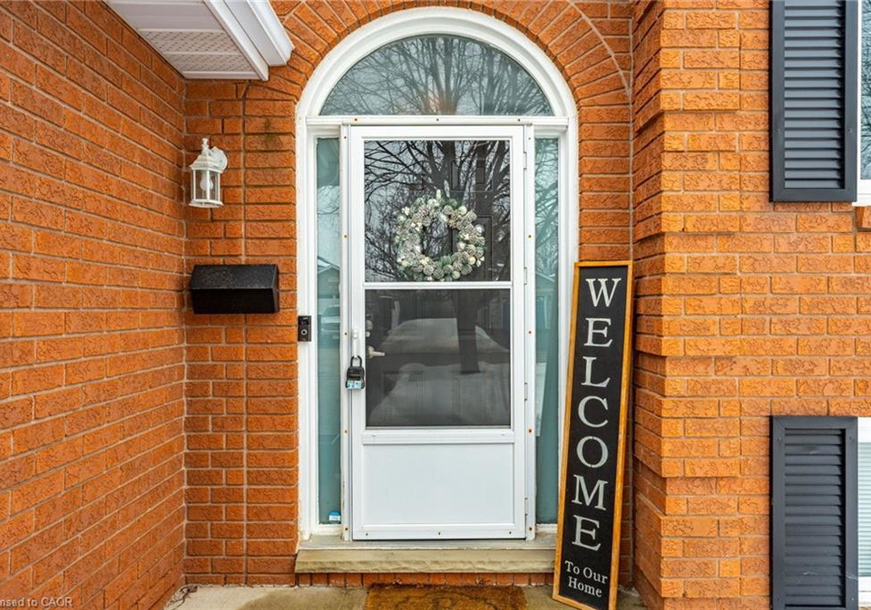8-digby-court-brantford-ontario-40784690