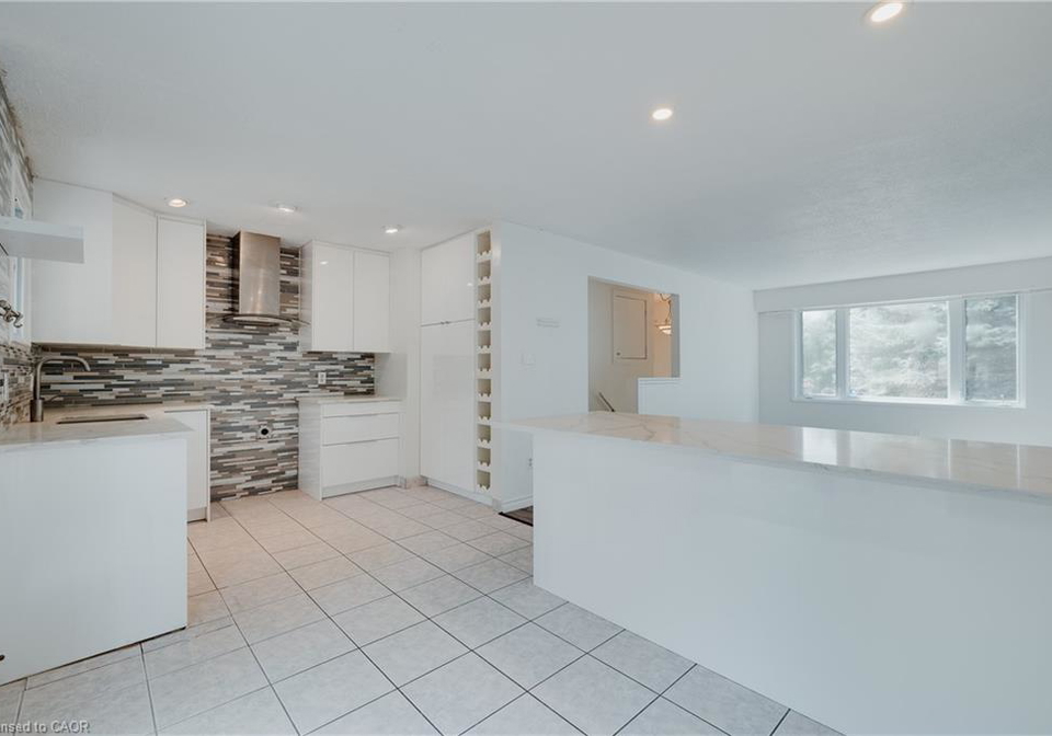 595-pioneer-drive-kitchener-ontario-40784854