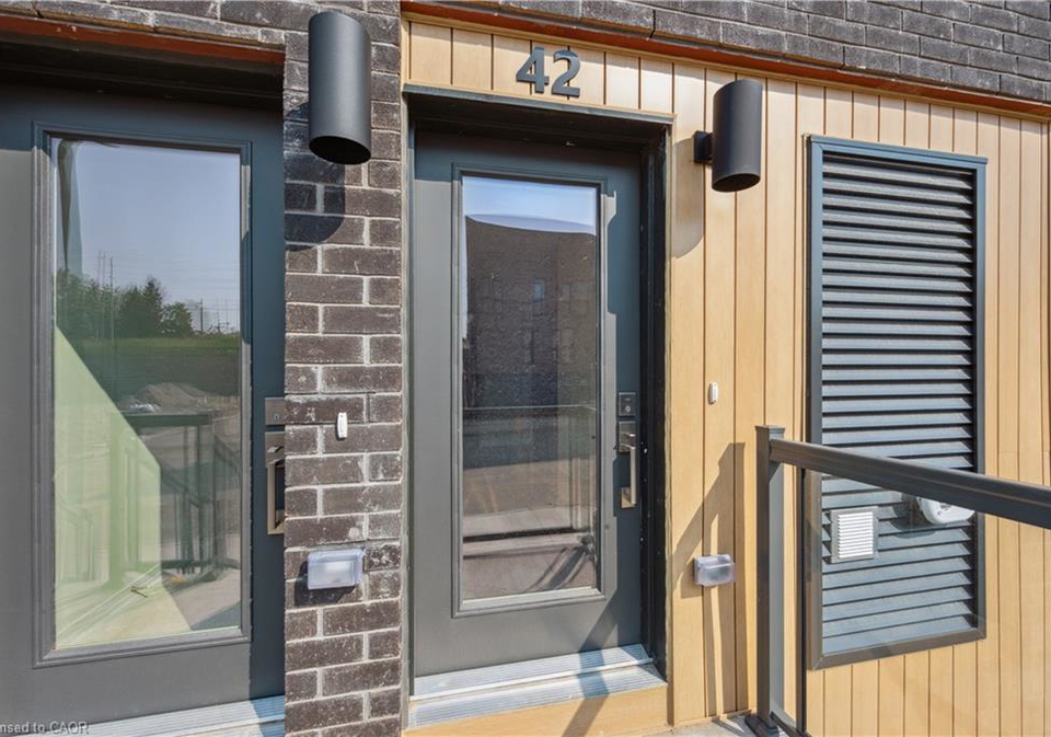 42-urbane-boulevard-kitchener-ontario-40784924