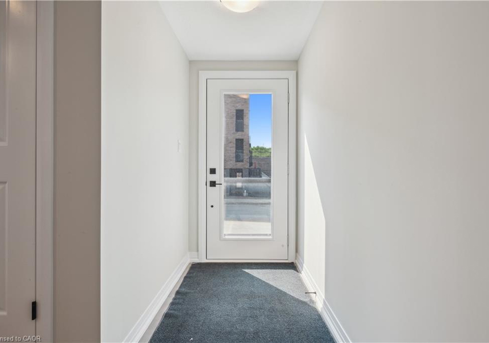 42-urbane-boulevard-kitchener-ontario-40784924