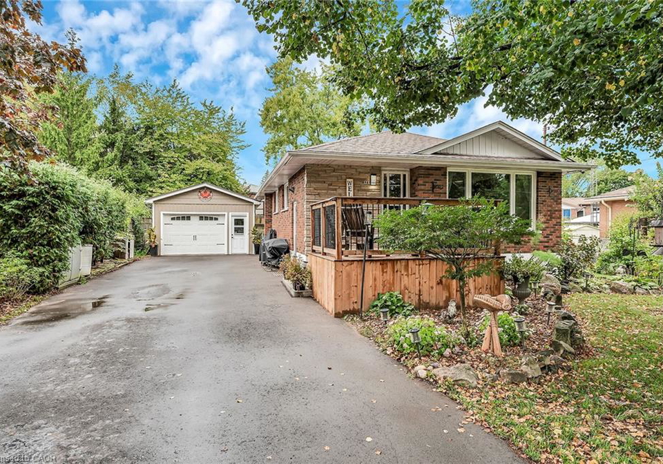 223-berwick-street-caledonia-ontario-40785013