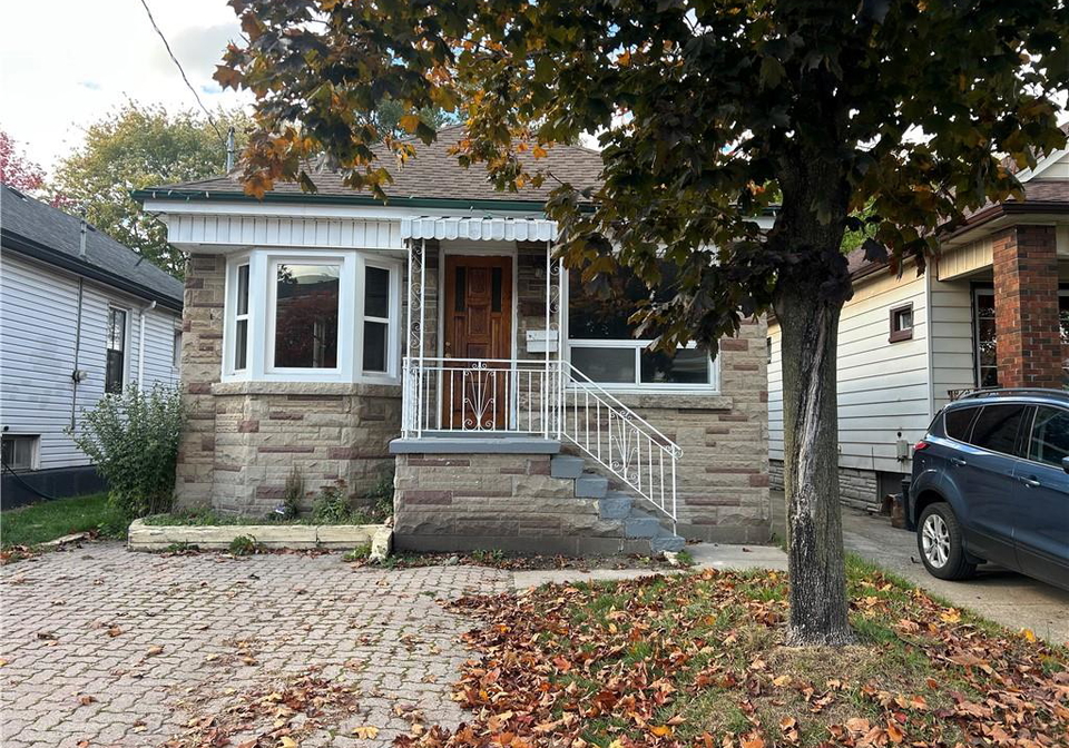 105-edgemont-street-n-hamilton-ontario-40785056