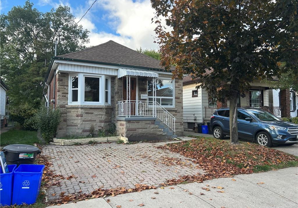 105-edgemont-street-n-hamilton-ontario-40785056