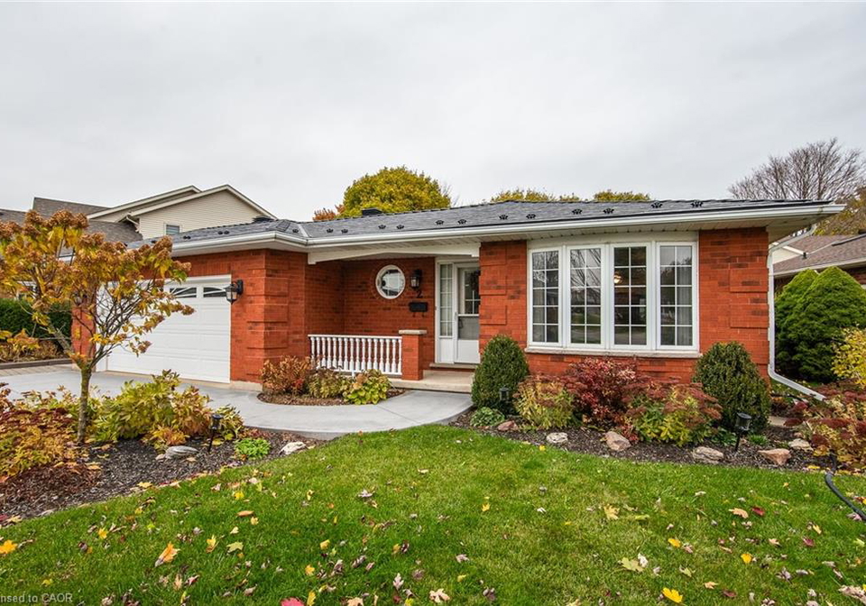 2-peregrine-crescent-elmira-ontario-40785142