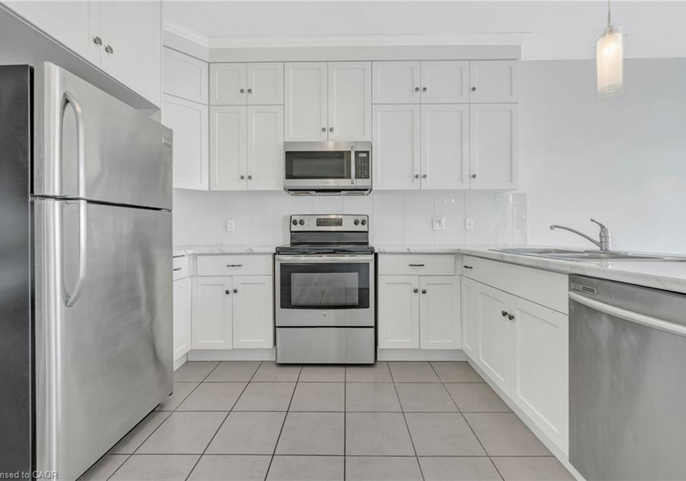 118-elmbank-trail-kitchener-ontario-40785272