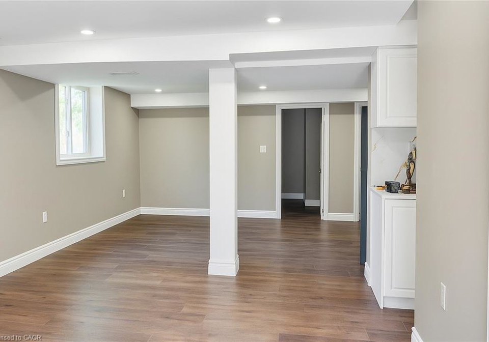 96-timberlane-crescent-kitchener-ontario-40785393