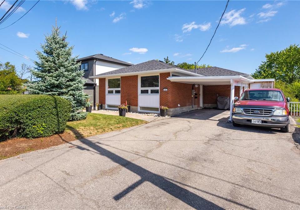 1067-bernhardt-street-cambridge-ontario-40785667