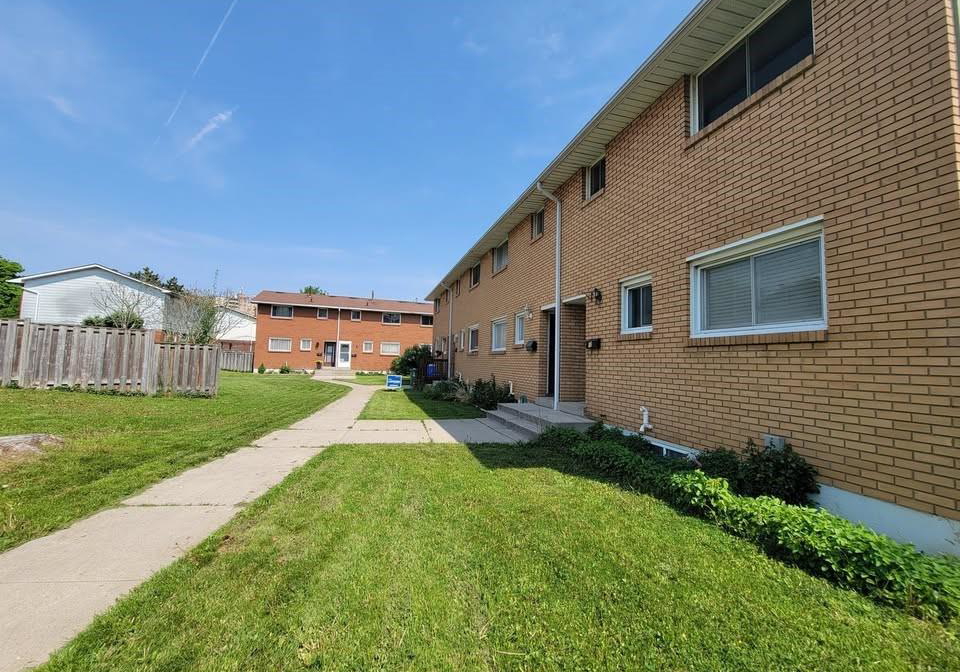 161-berkindale-drive-hamilton-ontario-40785703
