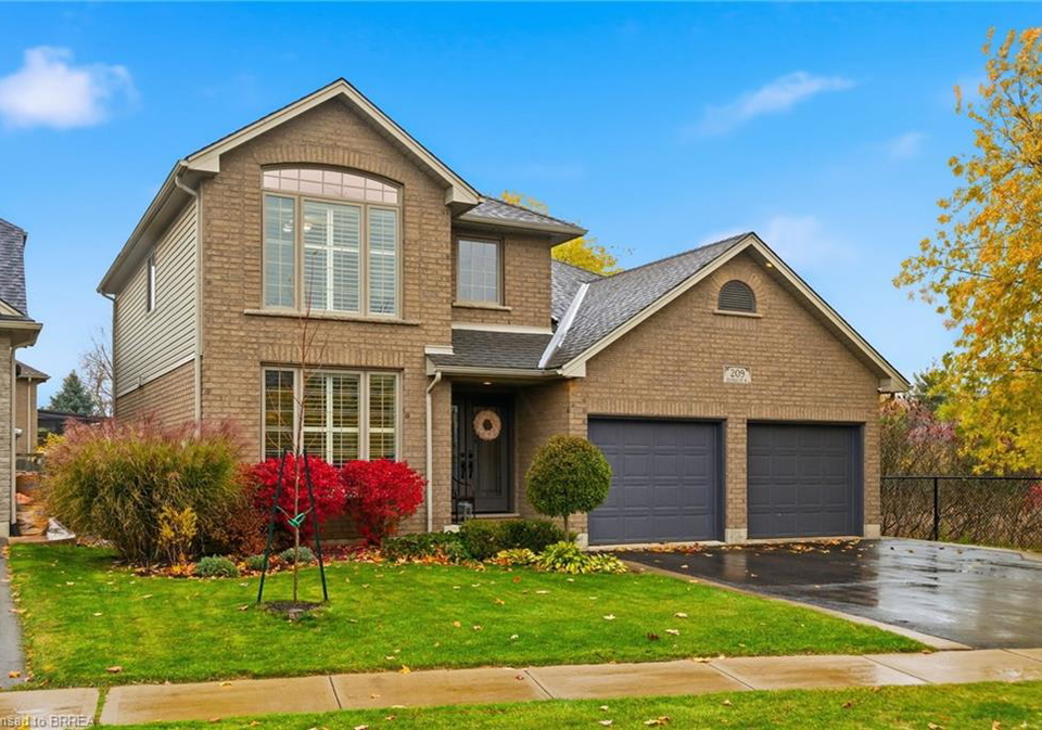 209-dundas-street-w-paris-ontario-40785737