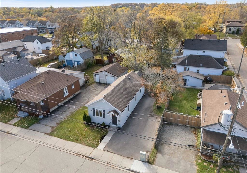 14-spring-street-brantford-ontario-40785822