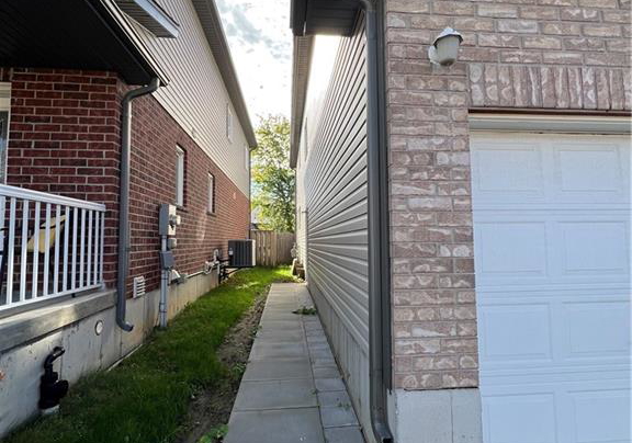 14-iron-gate-street-kitchener-ontario-40785848