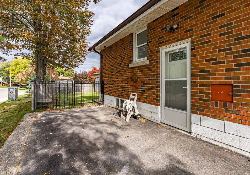 105-mcelroy-road-e-hamilton-ontario-40785852
