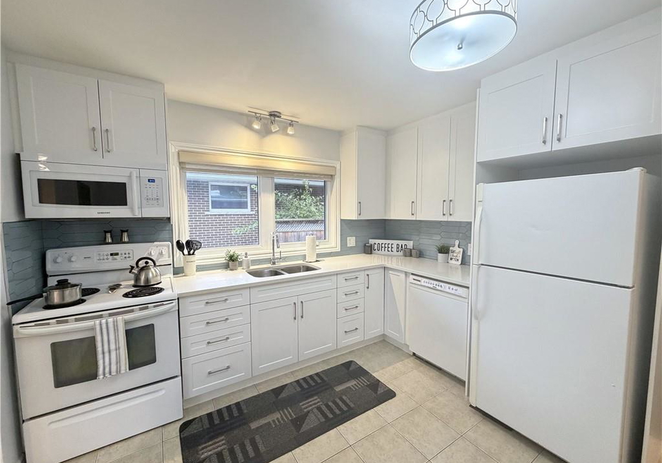 15-duncairn-avenue-kitchener-ontario-40785936
