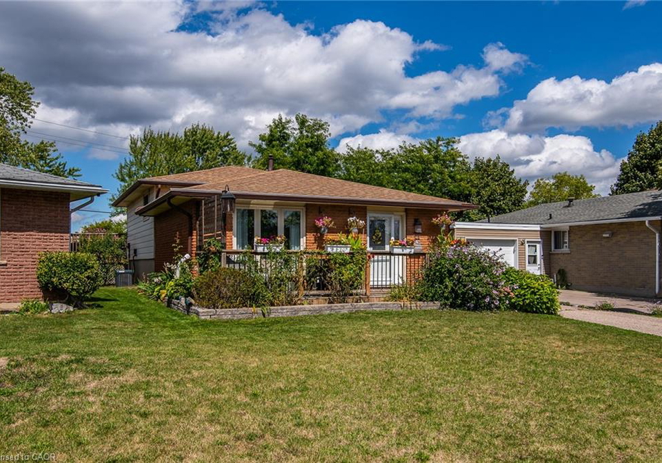 77-roberts-crescent-kitchener-ontario-40786114