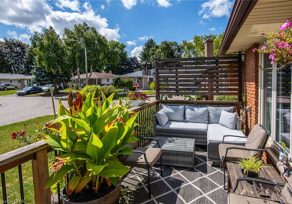 77-roberts-crescent-kitchener-ontario-40786114