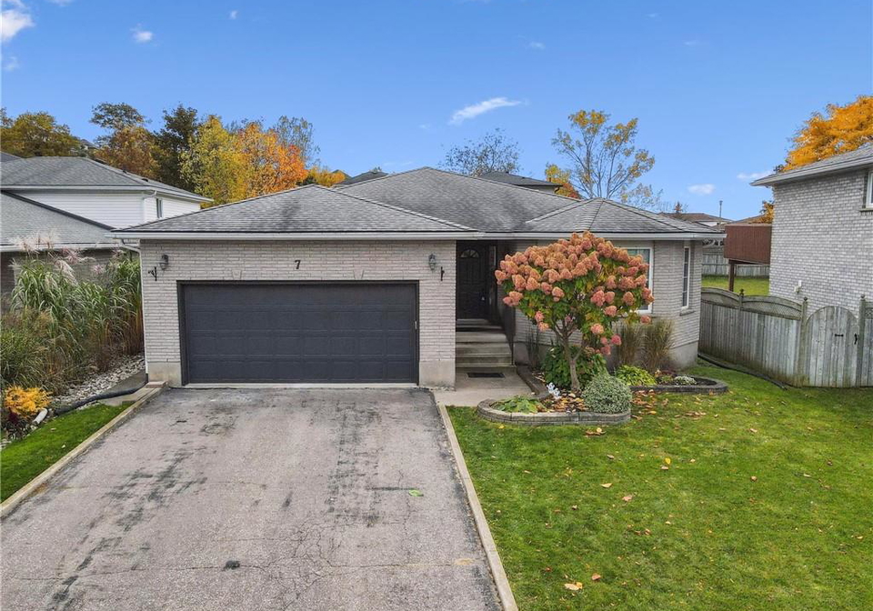 7-peter-court-cambridge-ontario-40786143
