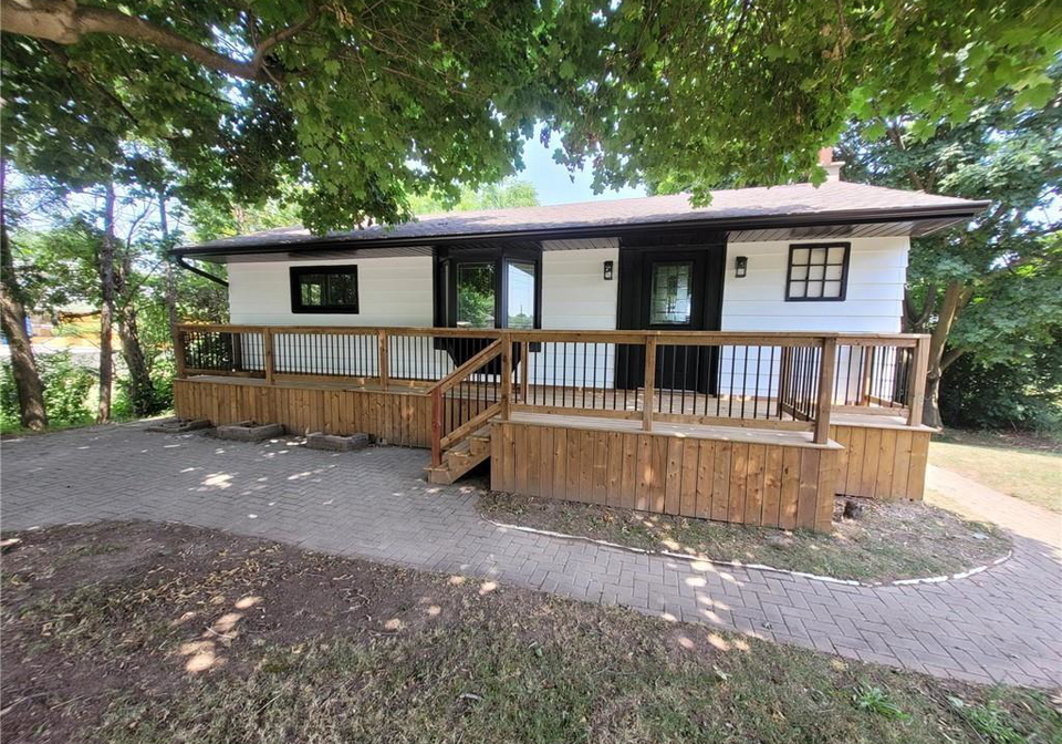 1071-hwy-8-stoney-creek-ontario-40786197