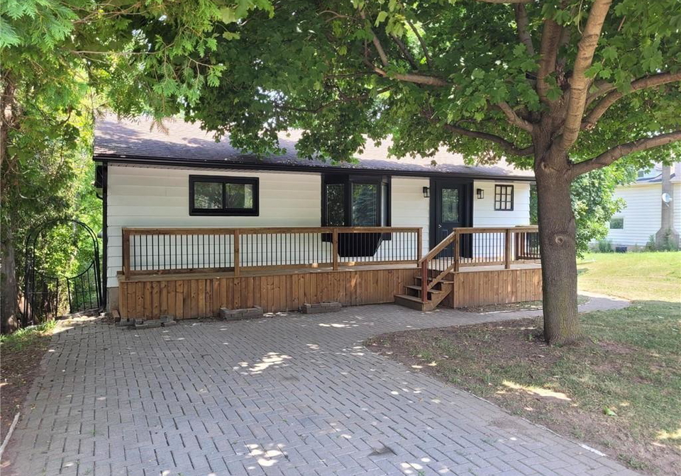 1071-hwy-8-stoney-creek-ontario-40786197