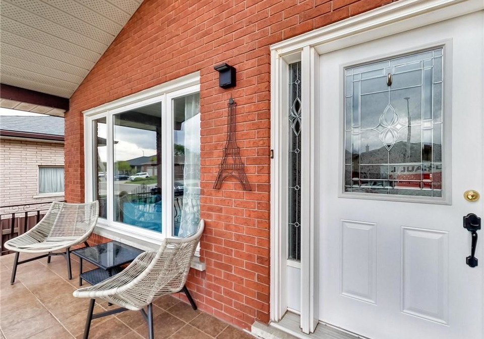 18-pavarotti-court-hamilton-ontario-40786365