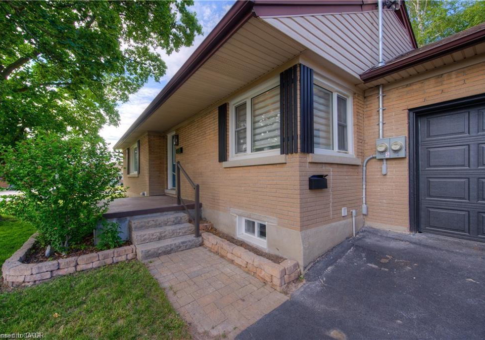 88-broadmoor-avenue-kitchener-ontario-40786407