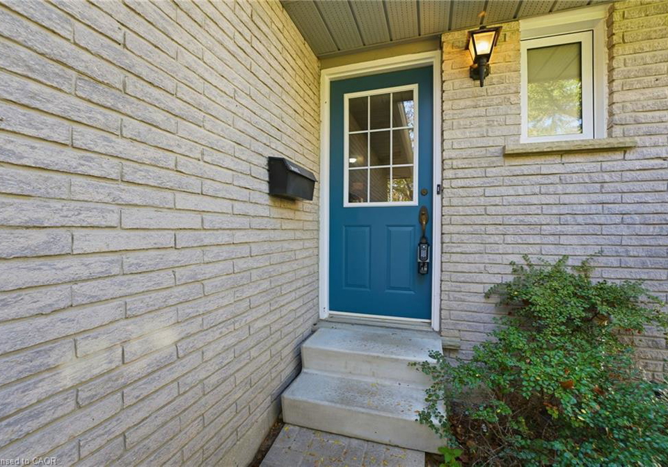 445-kingscourt-drive-waterloo-ontario-40786472