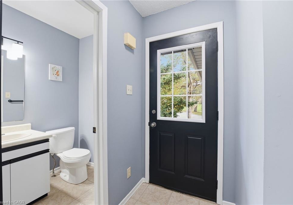 445-kingscourt-drive-waterloo-ontario-40786472