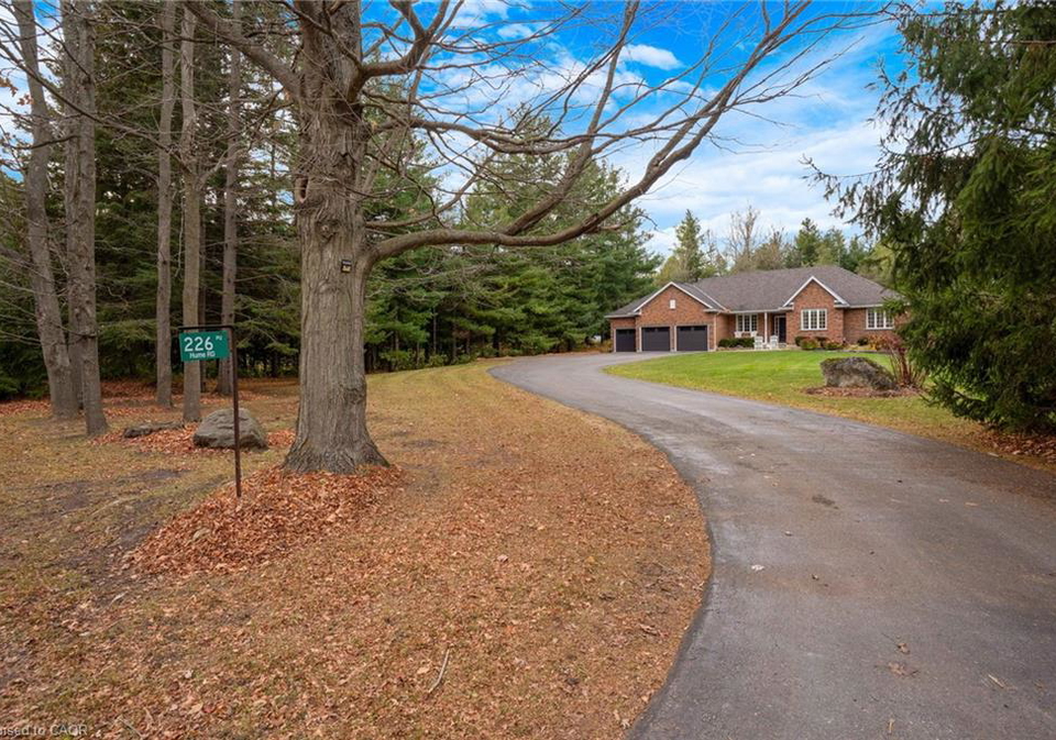 226-hume-road-puslinch-ontario-40786510