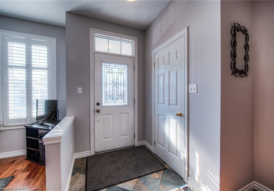 646-gaspe-drive-waterloo-ontario-40786591