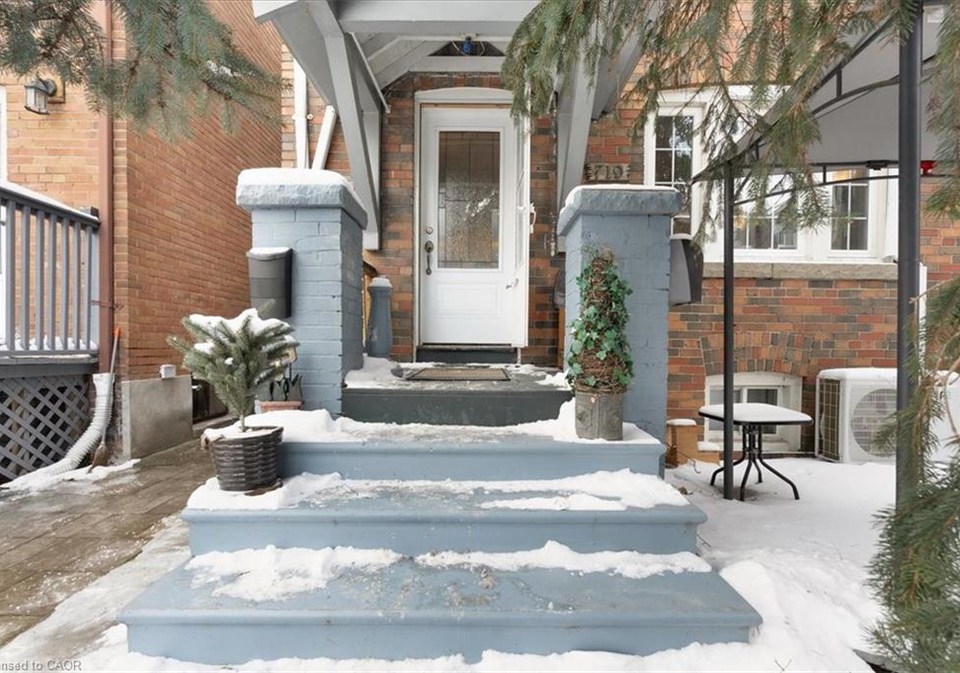 719-kingston-road-toronto-ontario-40786659