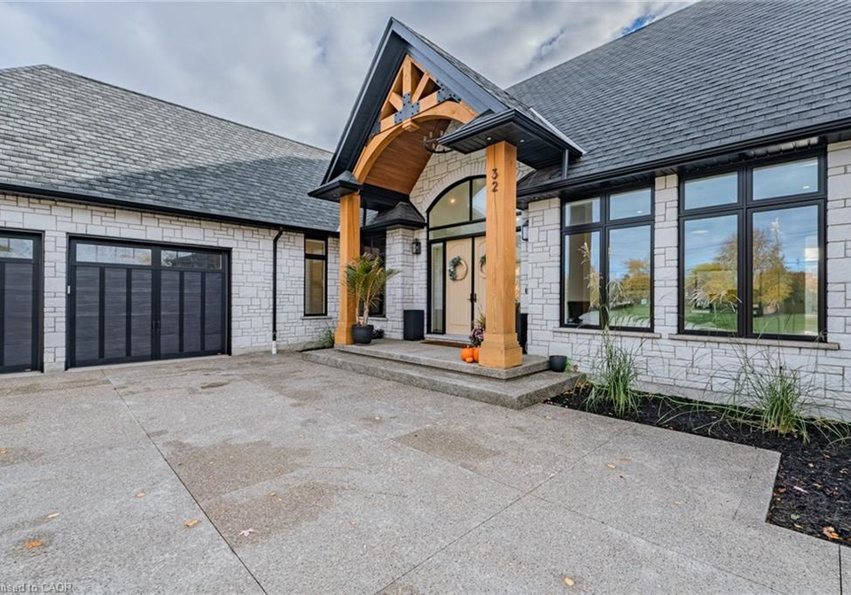 32-sunninghill-drive-port-dover-ontario-40786772