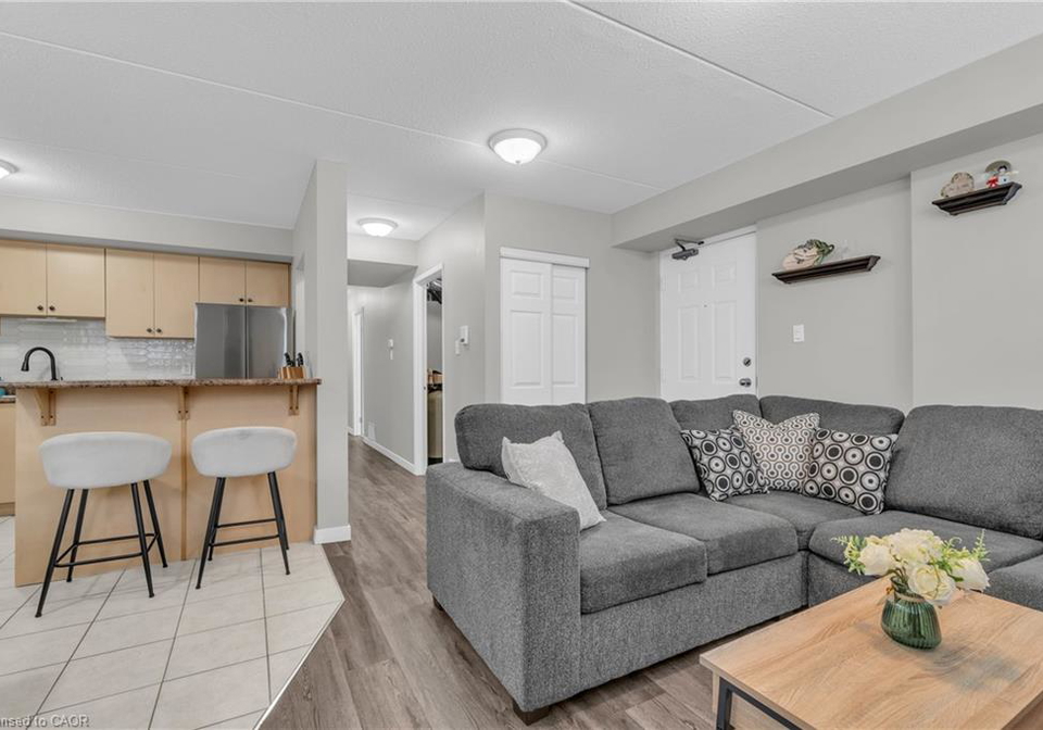 12-holborn-drive-kitchener-ontario-40786784