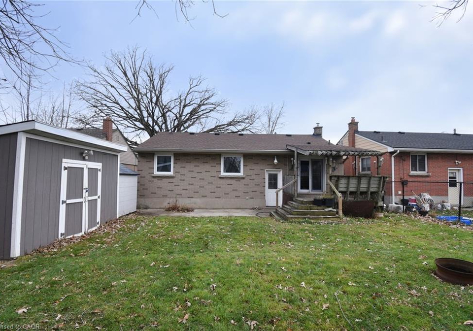 158-howe-avenue-hamilton-ontario-40786889