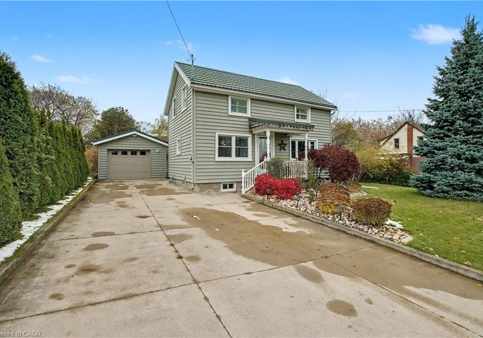 70-young-street-st-jacobs-ontario-40787002