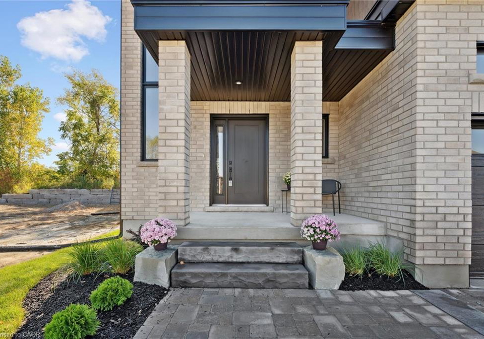 4-winders-trail-ingersoll-ontario-40787062