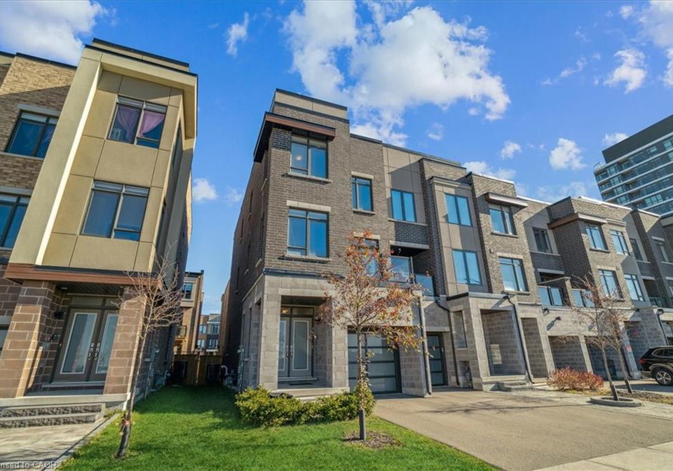 84-salterton-circle-maple-ontario-40787261