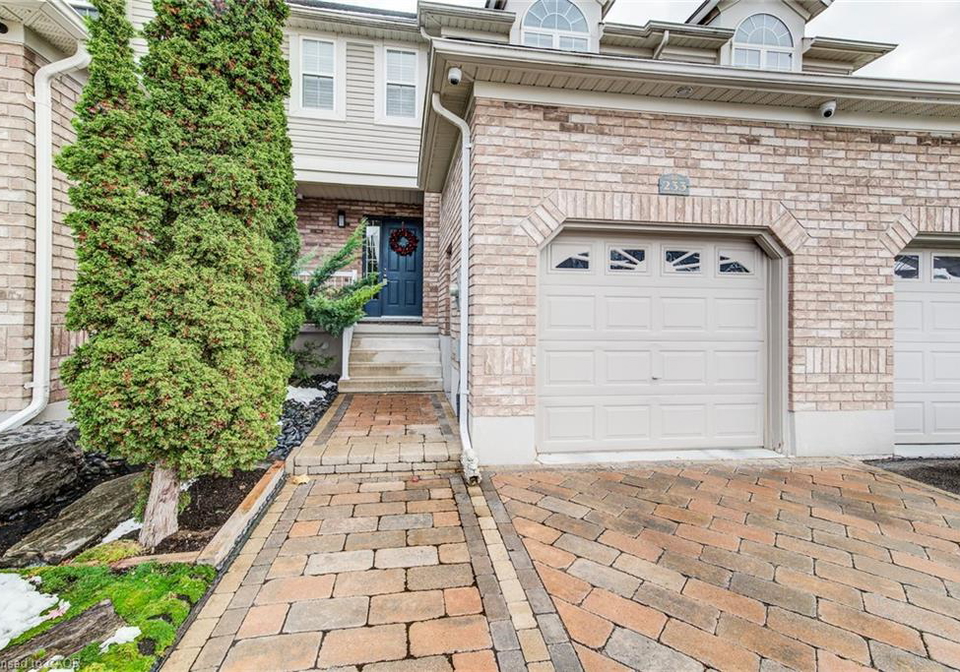 233-cotton-grass-street-kitchener-ontario-40787369