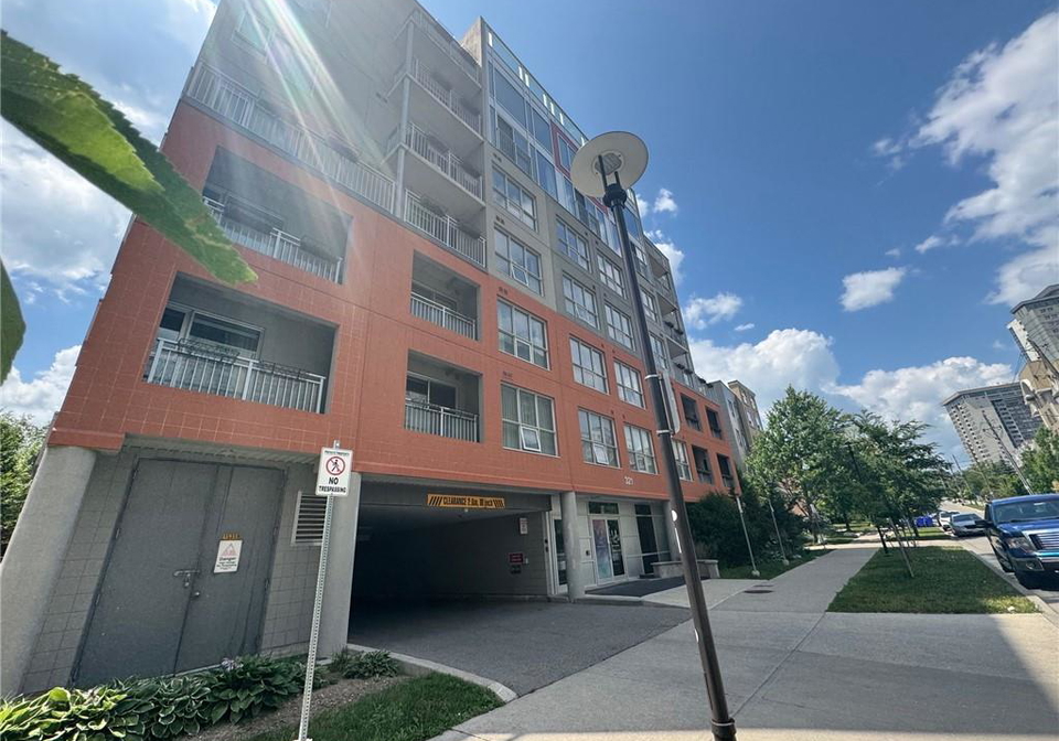 321-spruce-street-waterloo-ontario-40787394